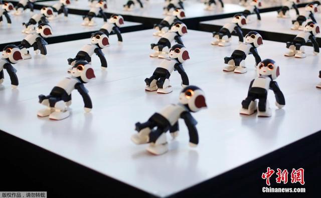日本100个人工智能机器人齐跳"广场舞"