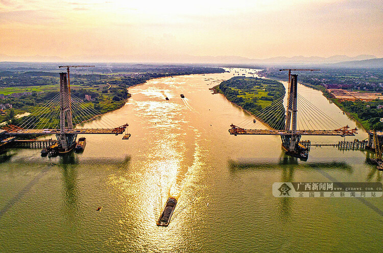 广西最大跨径斜拉桥预计11月合龙