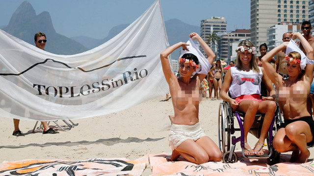 巴西美女赤身抗议沙滩裸晒禁令