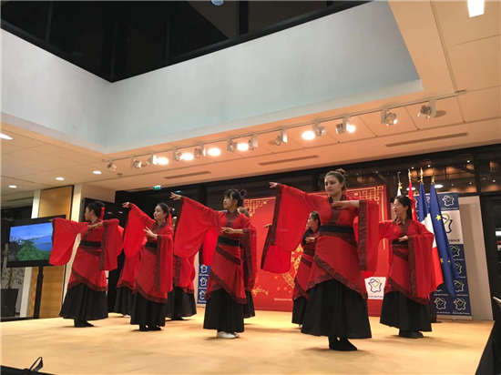 备注：文中提及的孔子学院为南京大学与海外著名学府共建（供稿 创新江苏列表 三吴大地南京 移动版）法国里尔市上法兰西大区举行2020鼠年春节活动