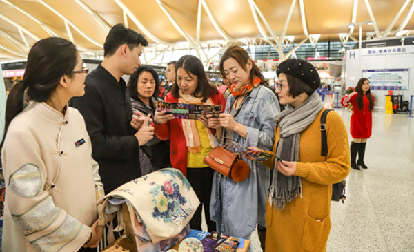 【上海】【专稿专题】黎里古镇入沪文旅推介 20折传统戏曲唱响浦东机场