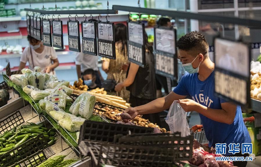 网传云南瑞丽“全城买菜、超市搬空”？谣言！