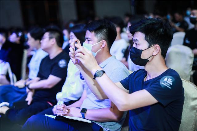 千呼万唤始出来 琚宾＆谢辉抽丝剥茧共寻设计本质