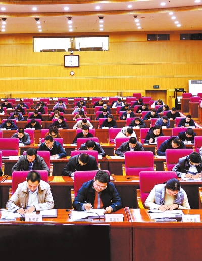 【要聞-文字列表+摘要】【移動端-文字列表】國家憲法日:河南省各地開展憲法宣傳活動