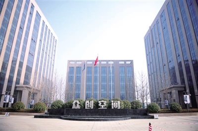 【豫見國際-圖片（頁面標題：金水優勢領跑全省城區經濟）】【 移動端-焦點圖】務實重幹 厚積薄發 金水優勢領跑河南全省城區經濟