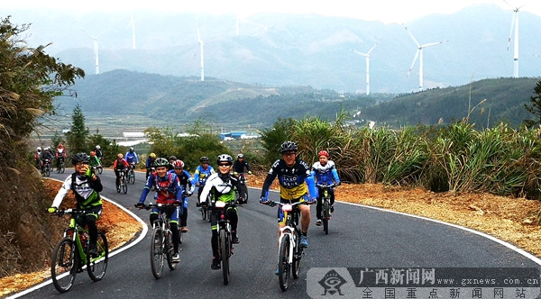 桂林兴安源江村举办第二届风车文化节 骑友重走霞客路 桂林兴安源江村举办第二届风车文化节 骑友重走霞客路