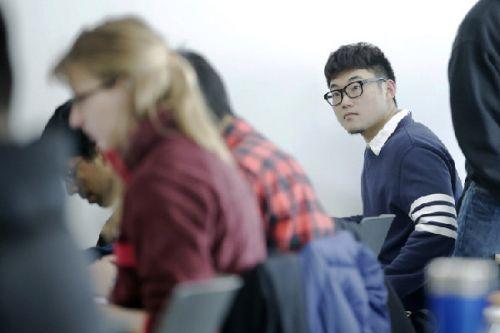 留学生与吸毒酗酒保持距离 这四要素要谨记 留学生与吸毒酗酒保持距离 这四要素要谨记