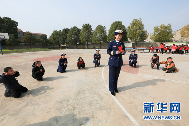 湖北孝感：“烈火玫瑰”為留守兒童綻放