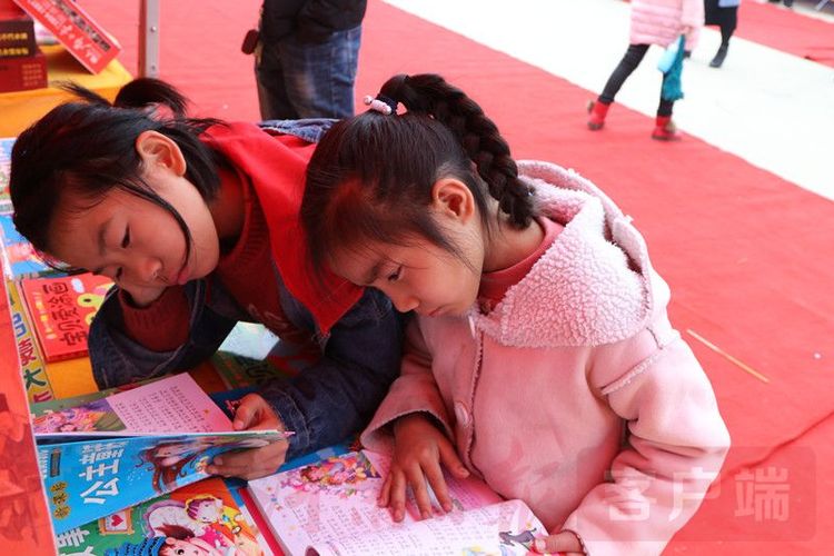 【河南在線-文字列表(頁面標題:寶豐縣用“魔術+”推動文化産業融合發展)】【移動端-文字列表】魔術搭臺經濟唱戲 寶豐縣用“魔術+”推動文化産業融合發展