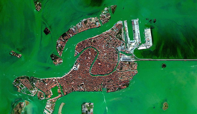 高空看世界：卫星图像展示地球神奇景观