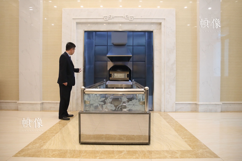 遗体火化师：最美送行人的独白