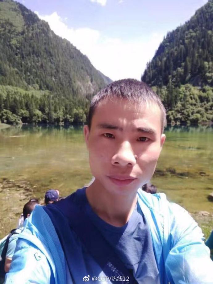 四川震后网友寻人 实习女大学生失联