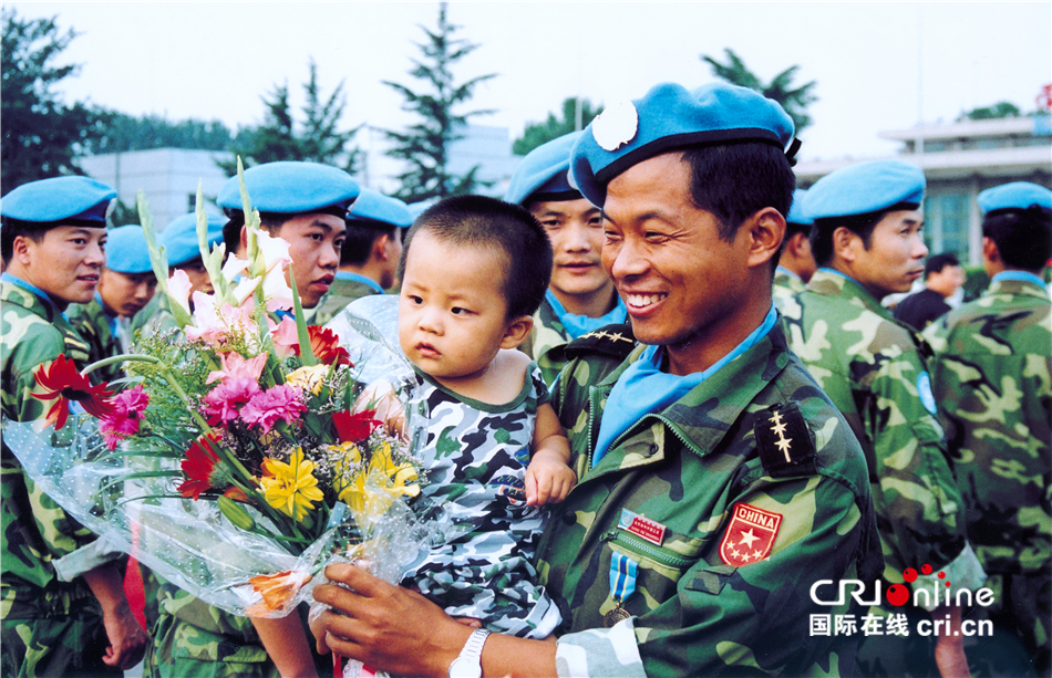 中國軍隊參加聯合國維和行動30年之一：和平足跡_fororder_1-4