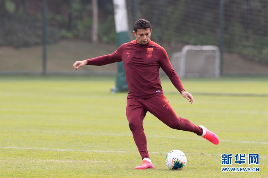 足球：李铁率领新一届国足集训