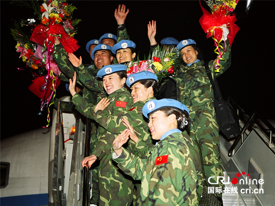 中國軍隊參加聯合國維和行動30年之一：和平足跡_fororder_1-5