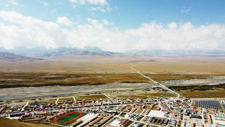 【民族团结党旗红】共产党员一切都是为了人民 给百姓多干点事