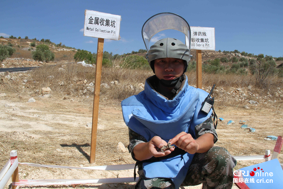 图片默认标题 图片默认标题_fororder_中国赴黎维和官兵展示清除出