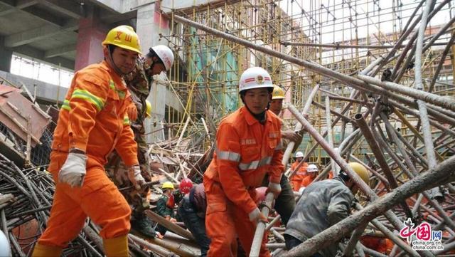 雲南一在建大樓腳手架坍塌13人被埋