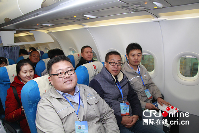 05【吉林】【原创】【CRI看吉林（标题）】【图说吉林】【关东黑土（长春）】【移动版（图）】南航吉林分公司举行“阳光南航”公众开放日活动