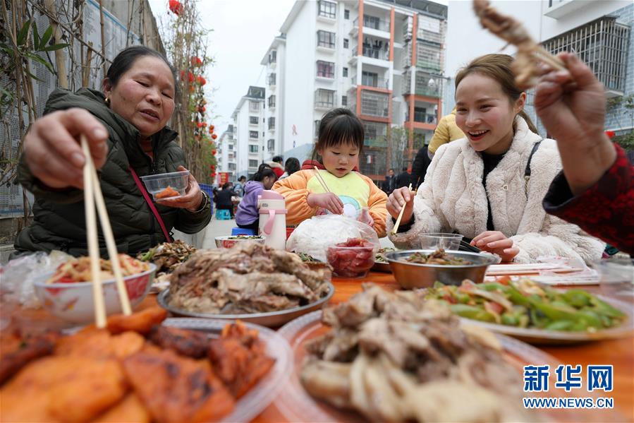 廣西三江：易地扶貧搬遷新區年味濃