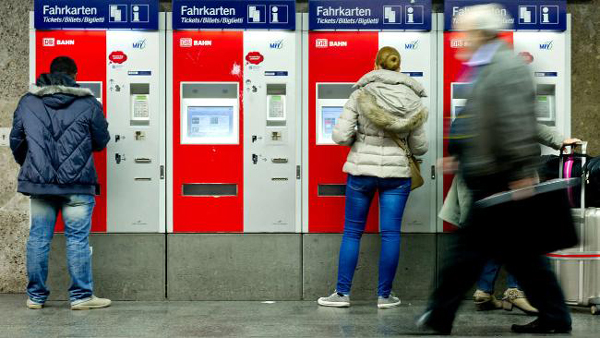 德国铁路自动售票机将安装彩色墨盒 防止现金被盗
