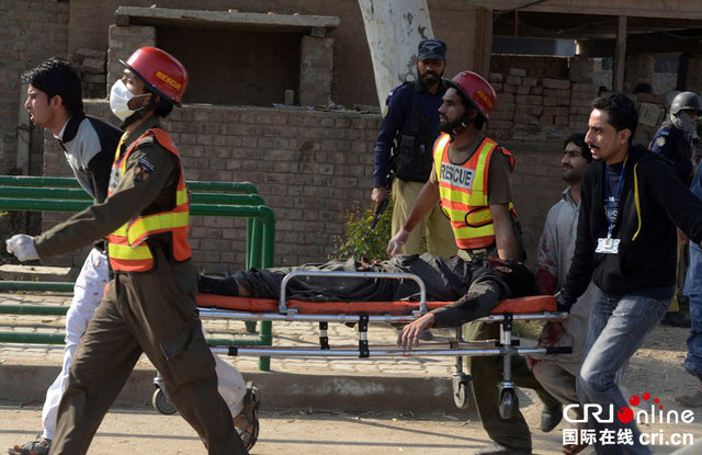 巴基斯坦清真寺遭武装分子袭击 数十人死伤