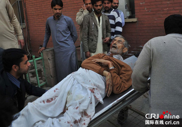 巴基斯坦清真寺遭武装分子袭击 数十人死伤