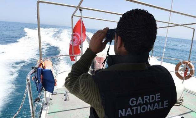 突尼斯成功攔截一非法移民船隻 警方共逮捕17人