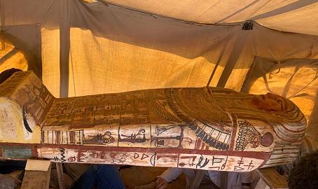 埃及吉薩金字塔群以南 出土14具2500多年曆史的木棺