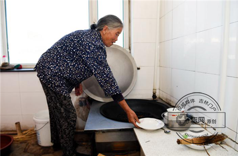 中国第一矿泉城 老百姓“喝出来”的幸福感