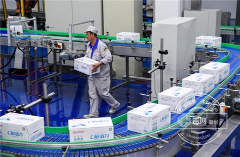 中国第一矿泉城 老百姓“喝出来”的幸福感