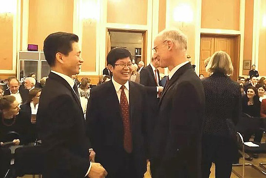 岳华峰率团访问德国 推动两地经贸交流