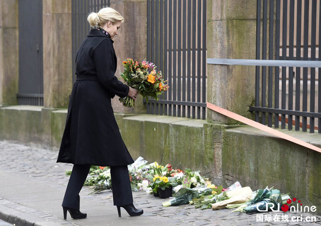 丹麥首相前往猶太教堂悼念槍擊案遇難者