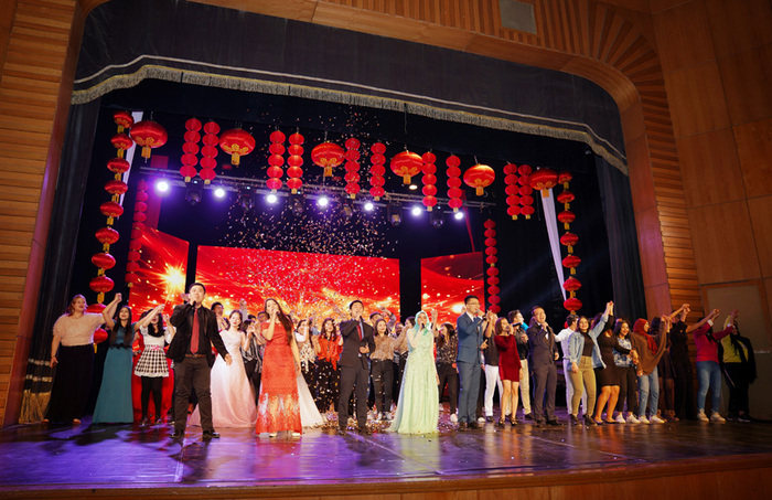 图片默认标题_fororder_1 首届埃及中国春节电视晚会现场