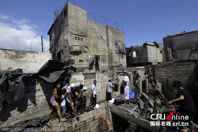菲律賓一貧民窟發生大火 300多房屋被毀4人死亡