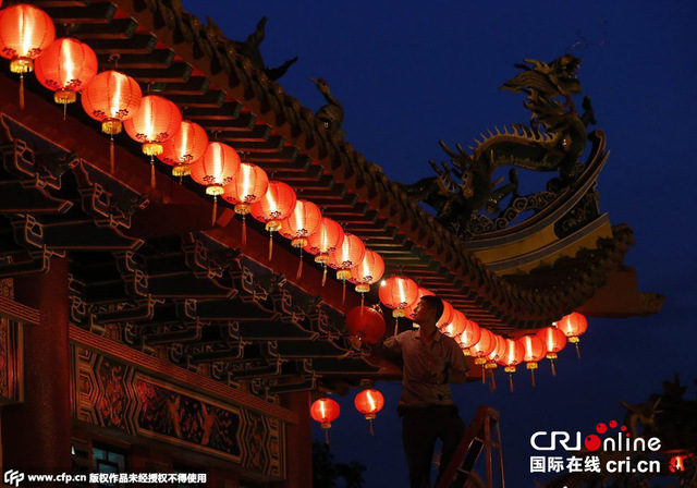 世界各地张灯结彩同庆中国传统春节