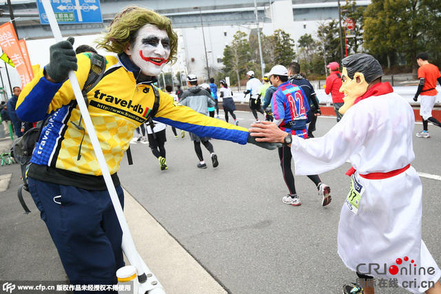 东京马拉松赛上演全民cosplay