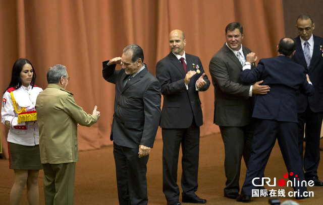 古巴授予5名被美释放间谍"共和国英雄"称号
