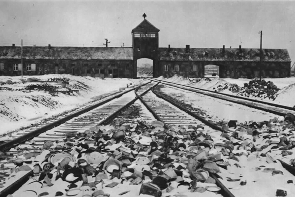德9旬男子涉嫌參與奧斯維辛集中營大屠殺遭起訴