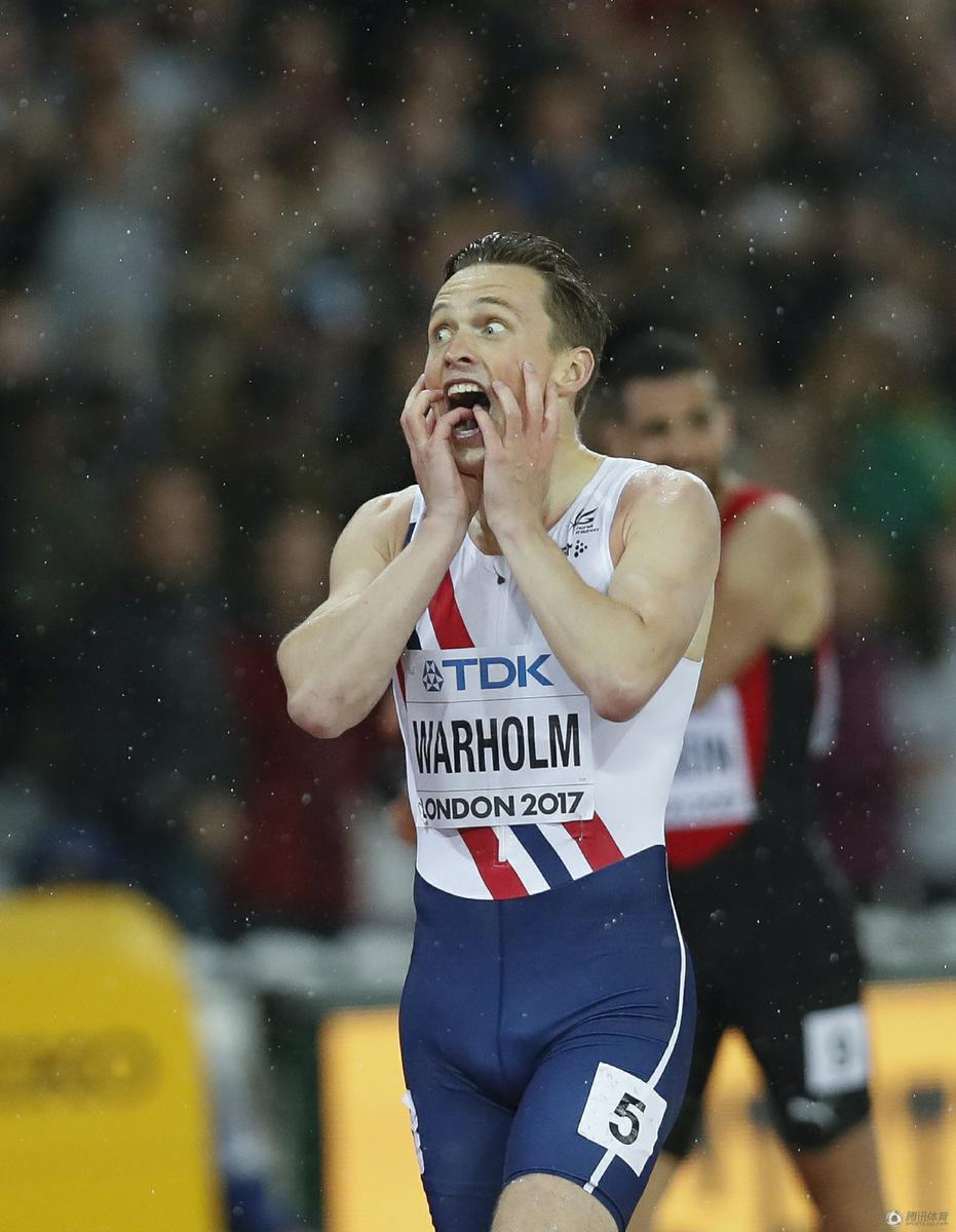 高清：挪威选手400米栏夺冠 喜极而泣跪地痛哭