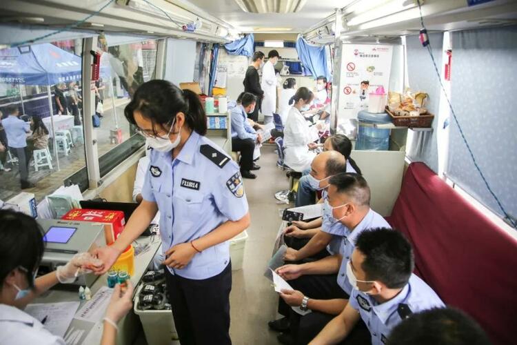 【有修改】【B】重庆市首支应急志愿献血队在渝北区公安分局正式成立