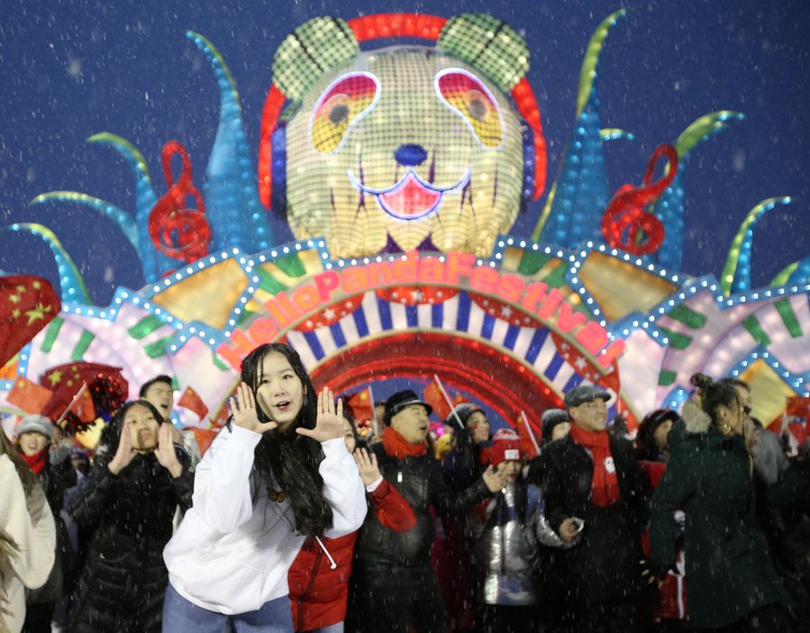 "Ready, set, go!" New York's Chinese community kicks off 2-year countdown to Beijing 2022 with a flash mob