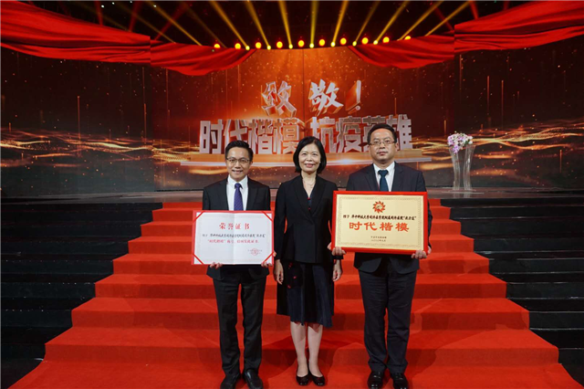 【B】武汉同济医院“尖刀连”：决战重症高地的“生命特战队”