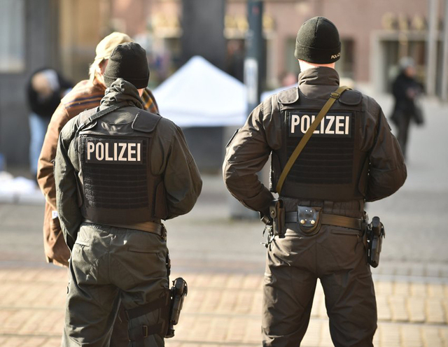德国不莱梅市遭恐怖袭击威胁 警方全城戒严