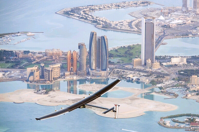 全球最大太阳能飞机将环球飞行5个月