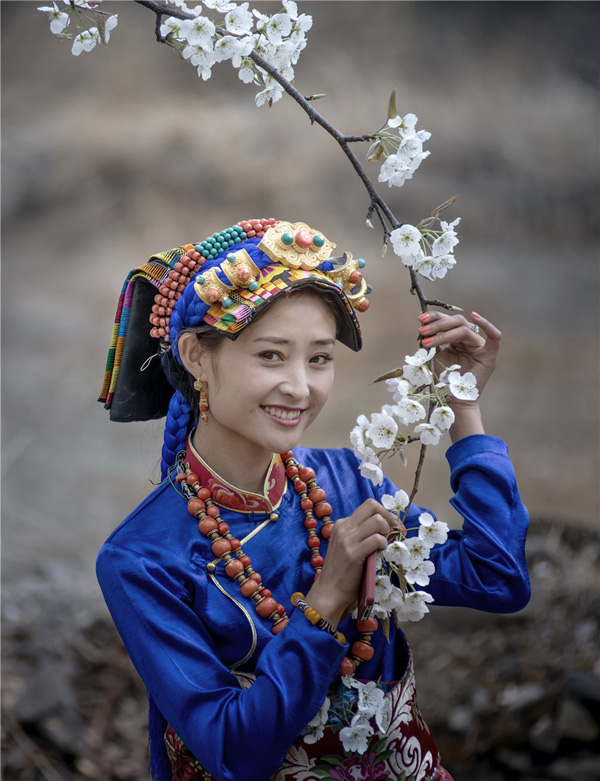 图片默认标题_fororder_世外梨园寻东女·人面梨花-摄影-刘国兴