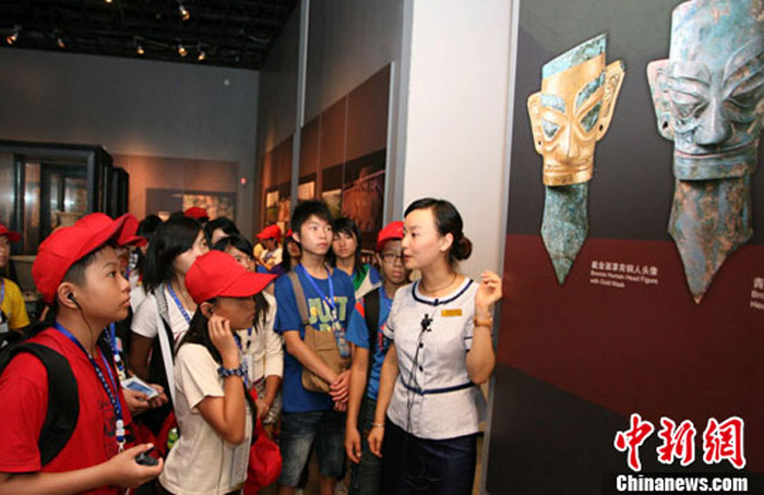 图片默认标题_fororder_台湾学生在成都金沙遗址博物馆体会浓郁的巴蜀文化