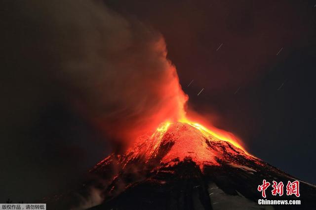 智利比亞裏卡火山噴發 迫使周邊村落數千人轉移