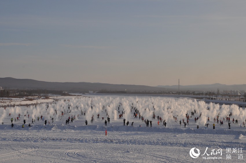 漠河迎-43.5℃入冬最低温 神州北极“泼水成冰”(组图)