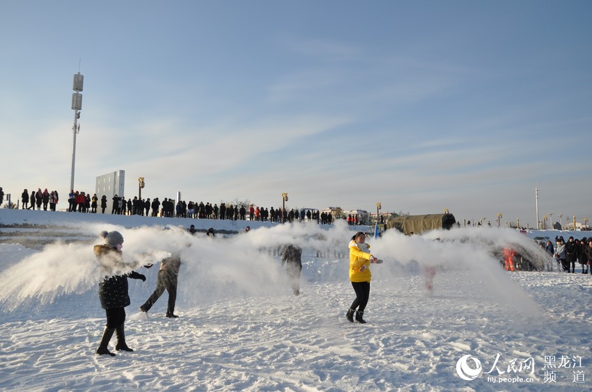 漠河迎-43.5℃入冬最低温 神州北极“泼水成冰”(组图)
